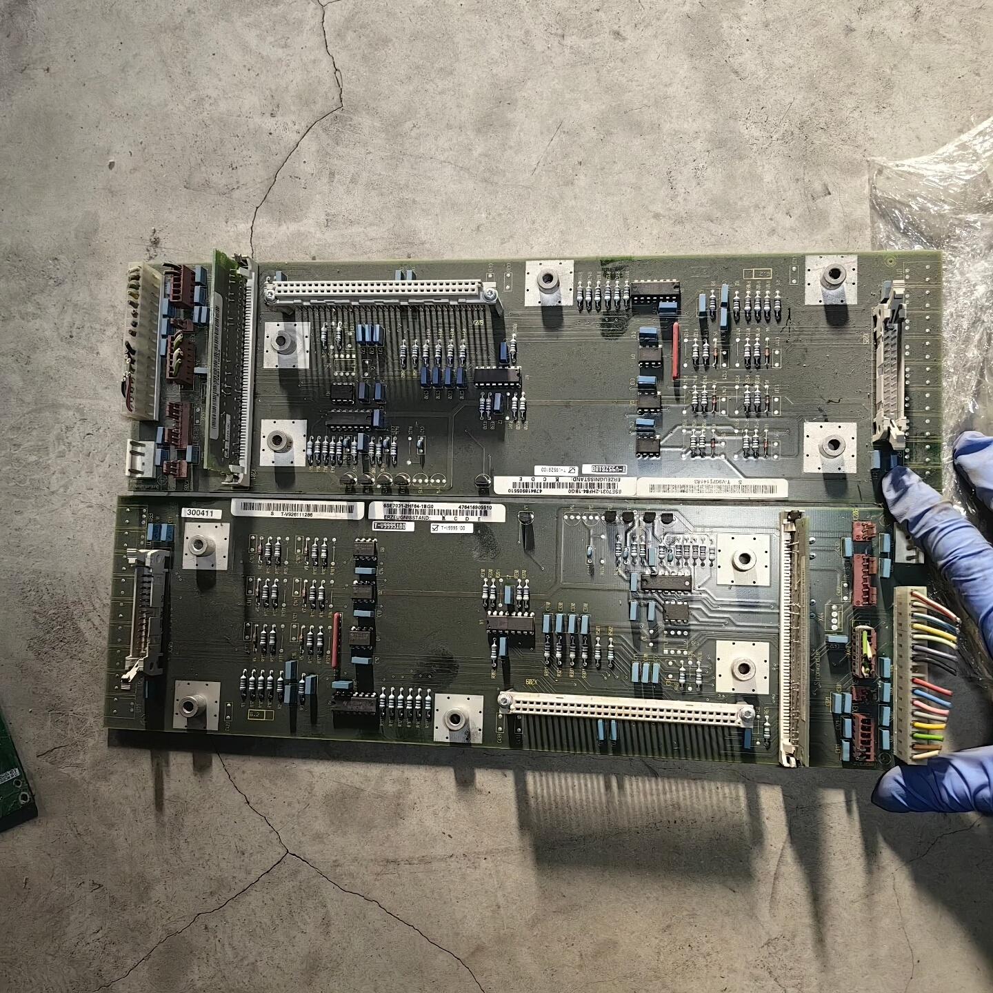 6SE7031-2HF84-1BG0 70变频器电路板