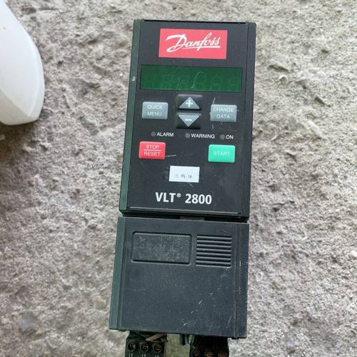 【丹佛斯VLT2800变频器！】三相 轻微使用痕迹 功能完好