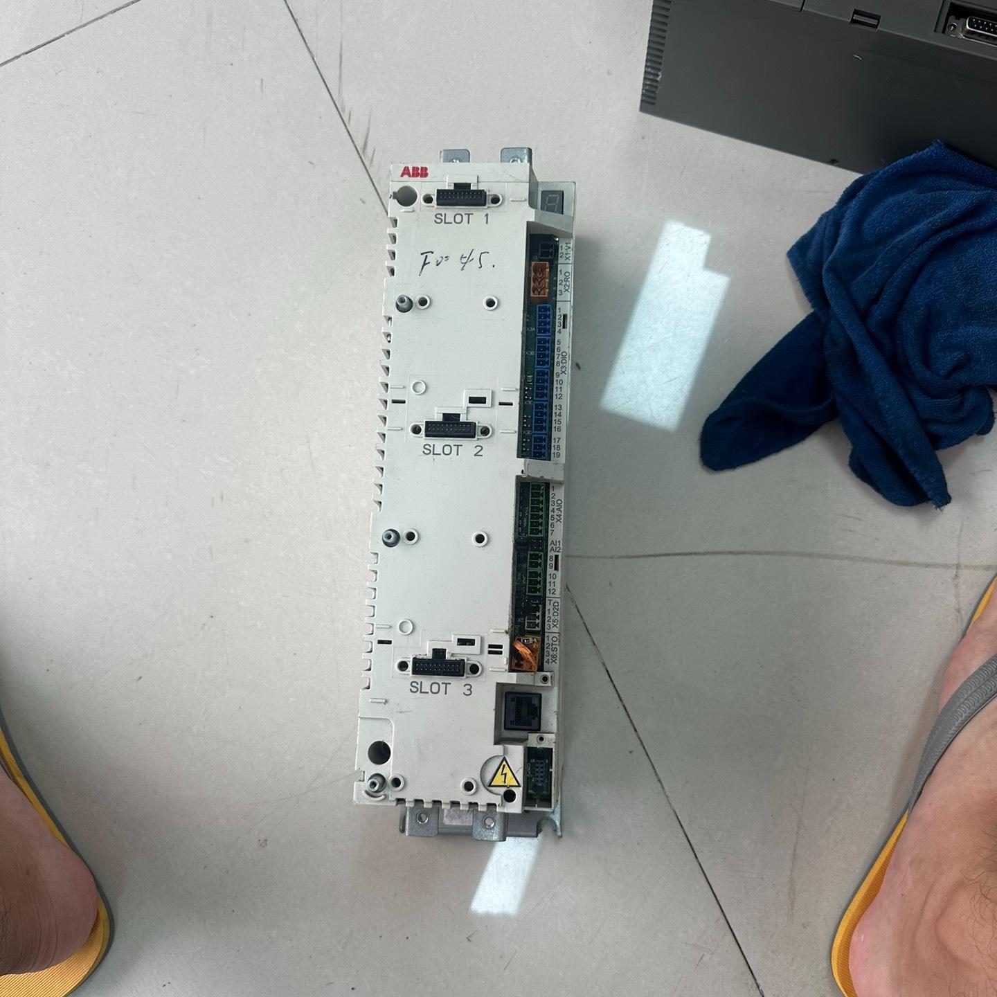 变频器ACSM1-04AM-04A0-4  1.5KW