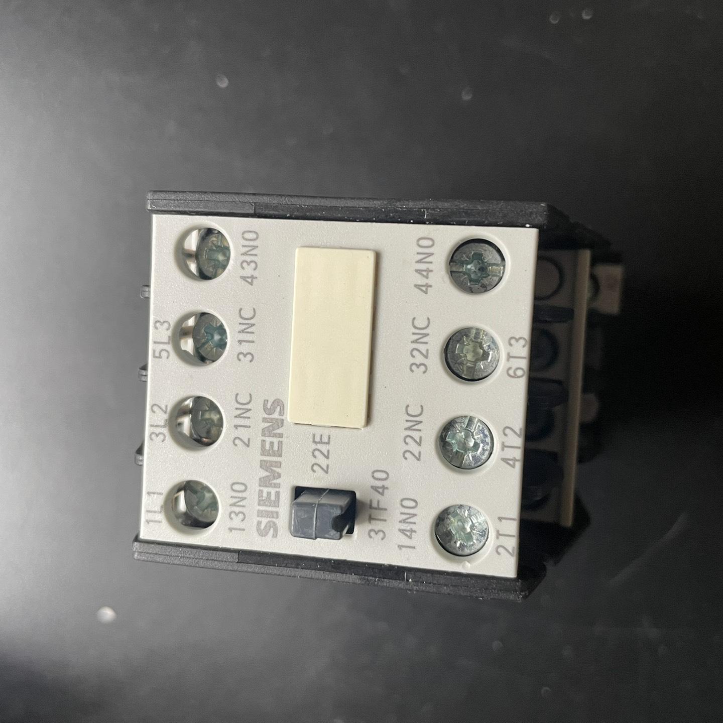 接触器3TF40 22-0XN2 220V交流供电 2
