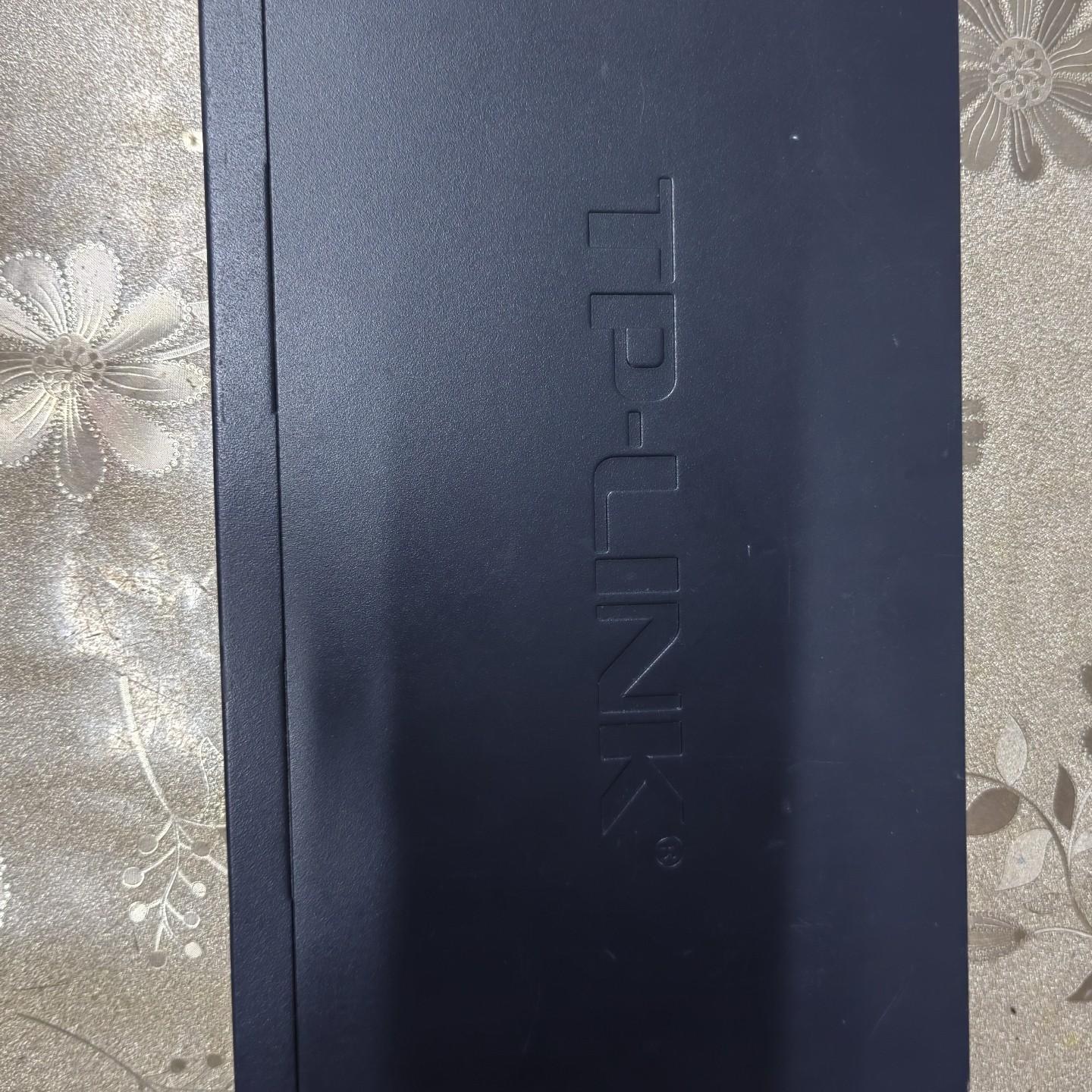 TL-SF1024D TP-LINK 24口有兆非网管交换机