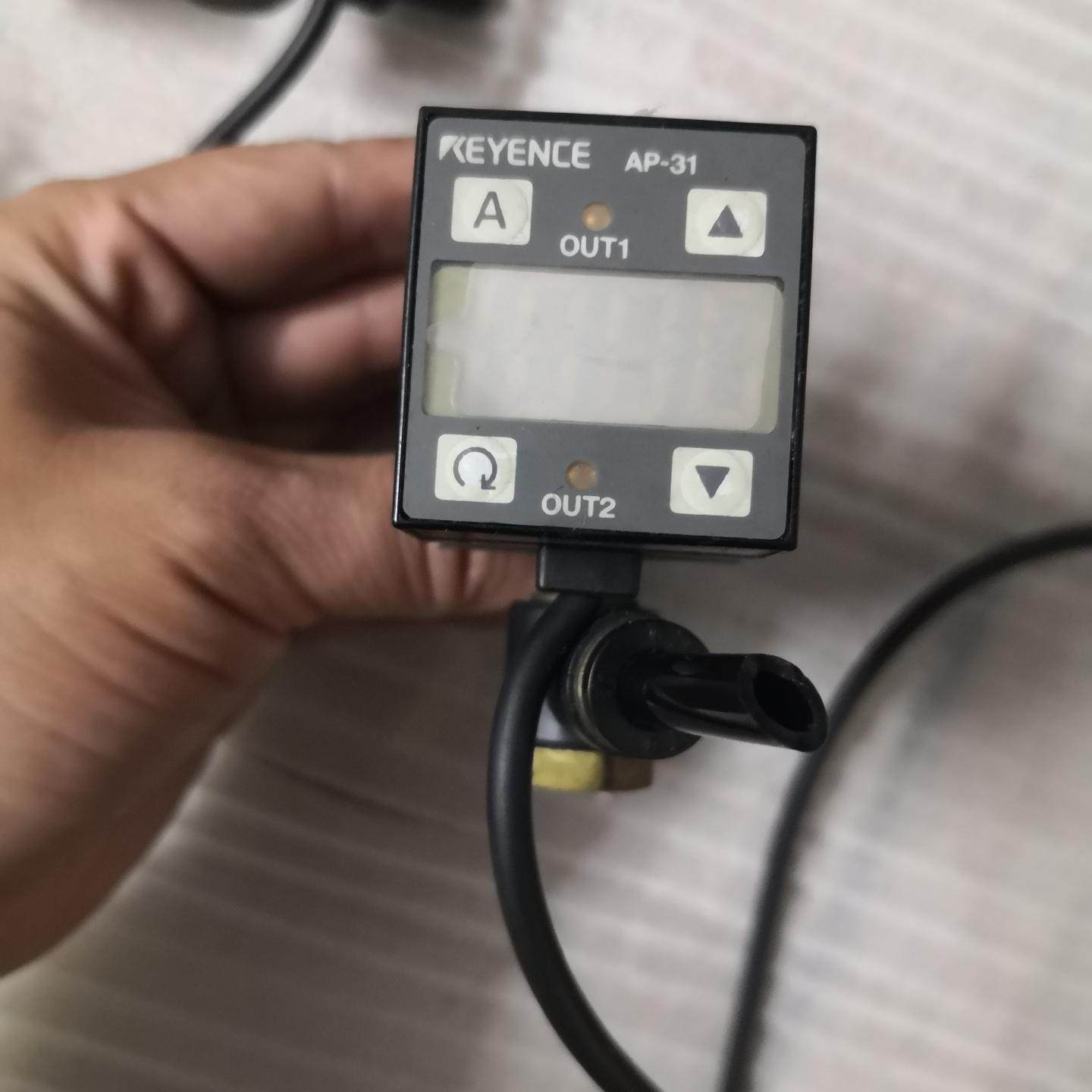 /KEYENCE压力传感器AP-31   有