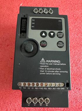 YK100-T4-2R2G青岛宇控YUKONG变频器 拆