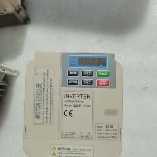 变频器B075 220V0.75KW拆机件 成色漂亮 功