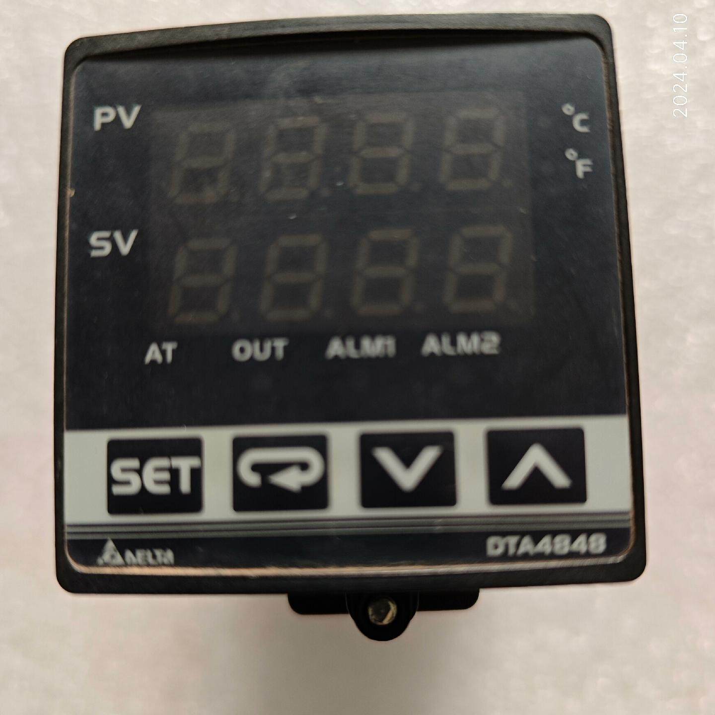 台达温控器。拆机台达温控器 型号DTA4848R0 实物