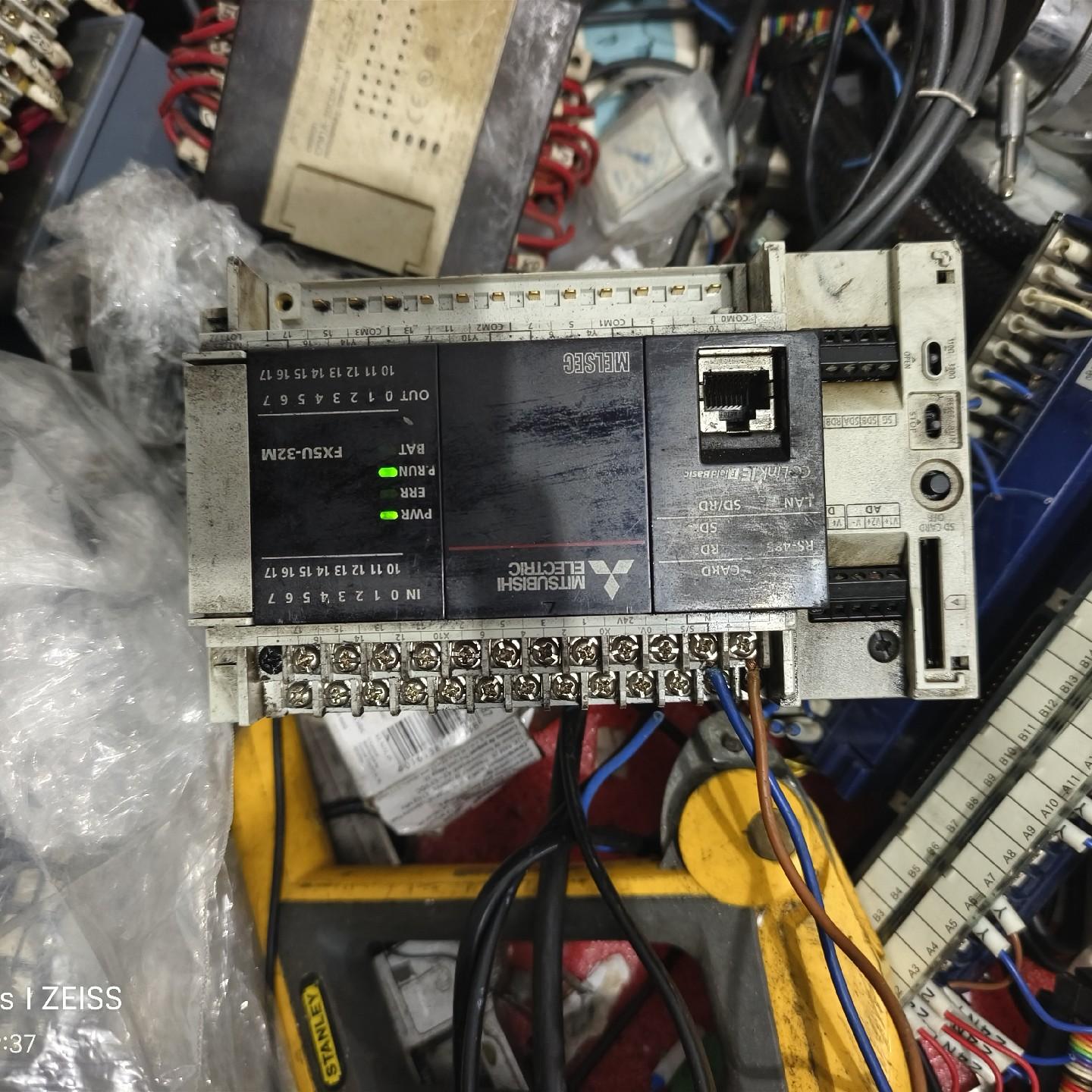 5UPLC 型号：FX5U-32MT/ES 实图拍摄