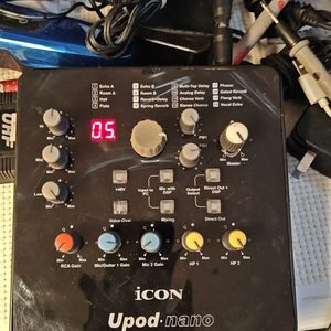 艾肯ICON upod nano外置声卡 只包通电正常 中间