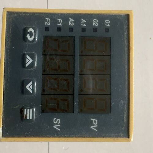 16L3p031-AZ-AD 24vAC/DC温控仪 实图拍