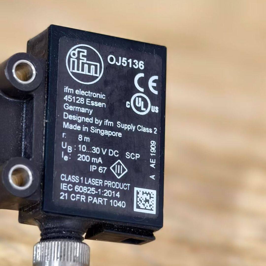 #光电开关 易福门镜面反射传感器型号:OJ5136功能完好