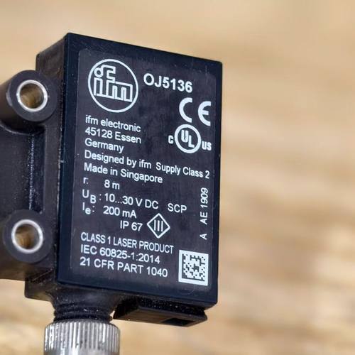 #光电开关 易福门镜面反射传感器型号:OJ5136功能完好