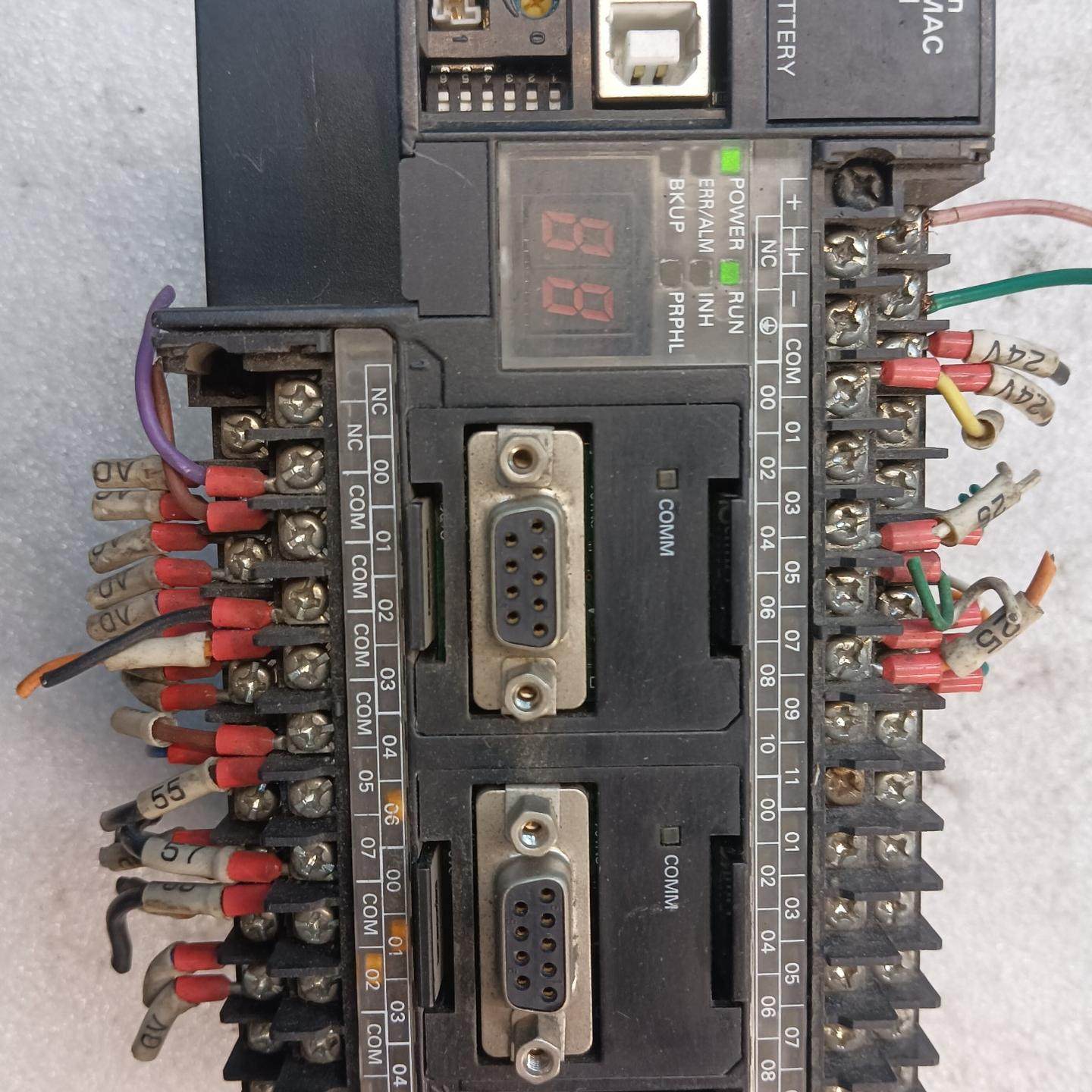 PLC CP1H-X40DT-D   24V实物拍
