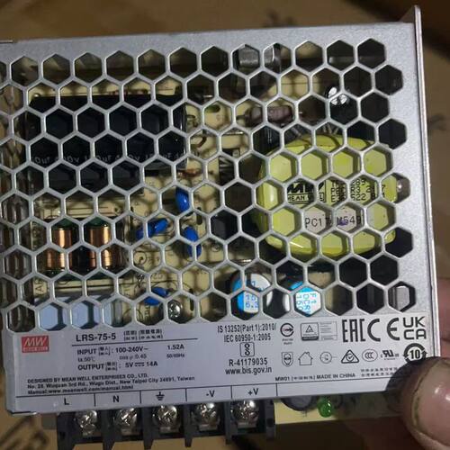 明纬LRS-75-5开关电源 5V 14A。输入电压100-