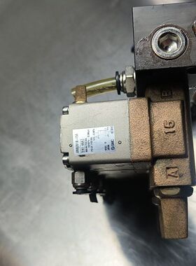 气控阀 VNB201B-15A 6个 带底座。图片