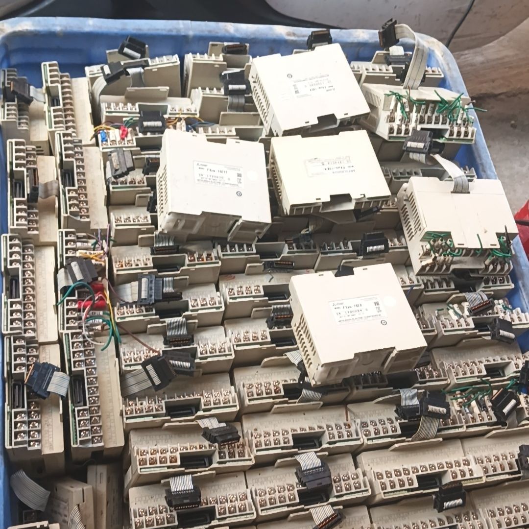 PLC模块FX2N-16EYT 现货125个