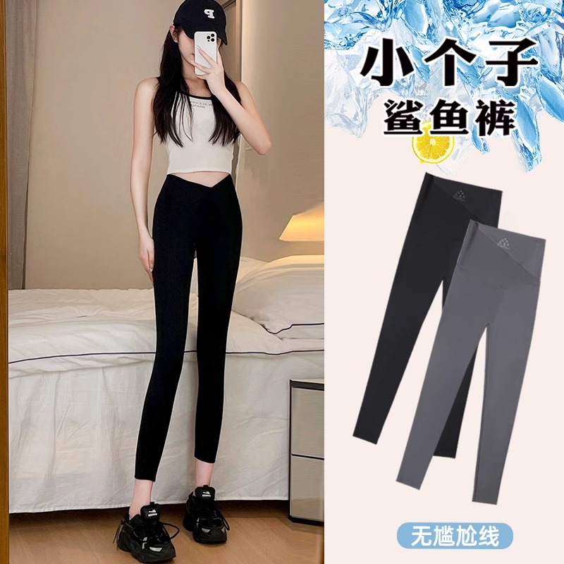 鲨鱼裤女外穿夏季薄款冰丝打底裤2025新款高腰八分九分瑜伽芭比裤