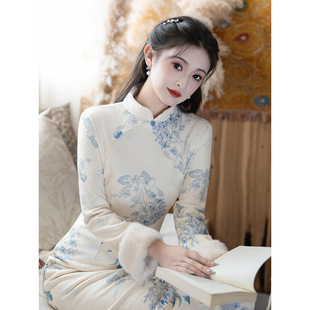 冬季旗袍冬装加绒加厚保暖复古日常青花瓷女新中式国风连衣裙白色