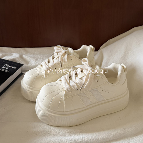 小卤球球 百搭小白鞋女款2026新款夏季休闲板鞋子ins潮厚底面包鞋