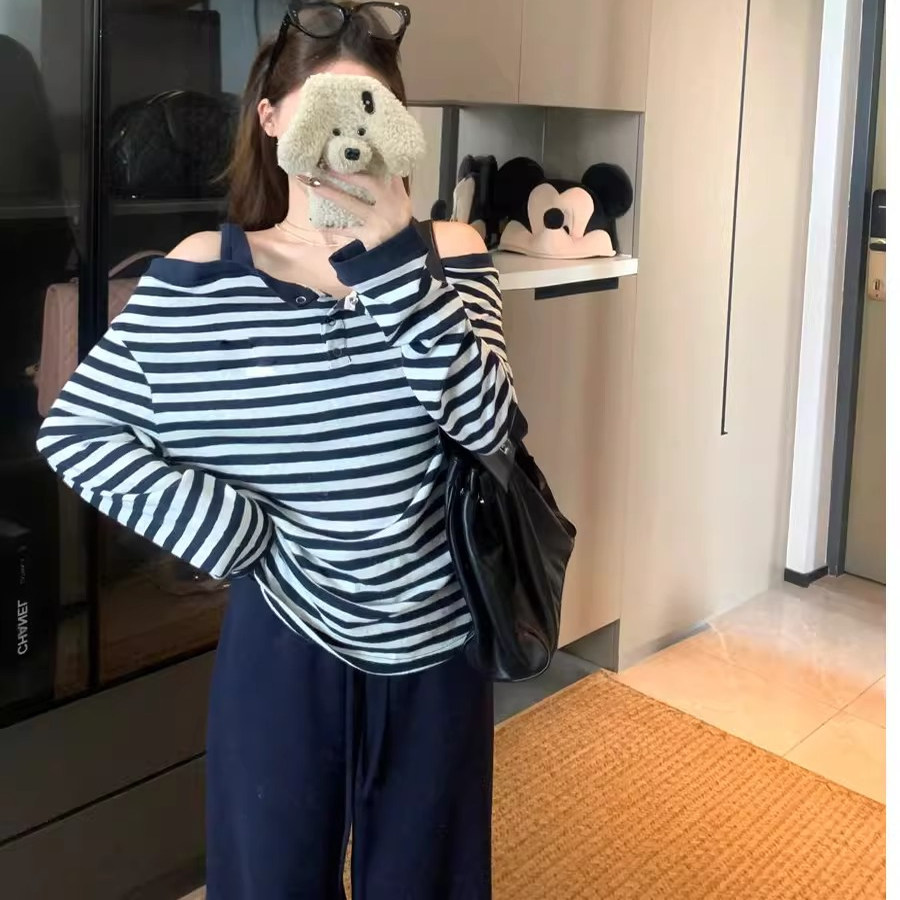 甜酷辣妹条纹露肩上衣女
