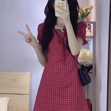 2025短款夏季法式复古小众设计格子泡泡袖百搭休闲连衣裙女潮ins