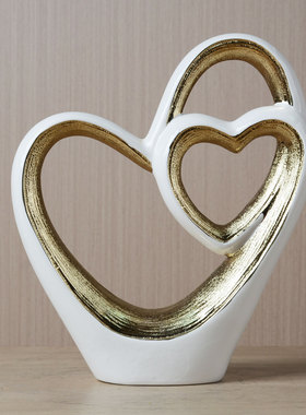爱心陶瓷双环金边客厅摆件