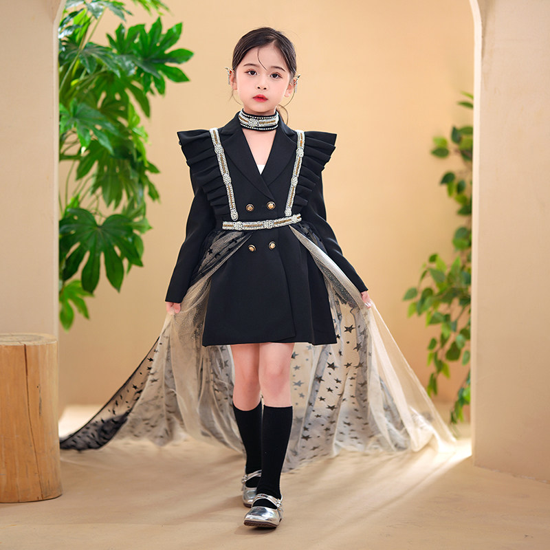 2025新款儿童套装模特走秀潮服小女孩舞台
