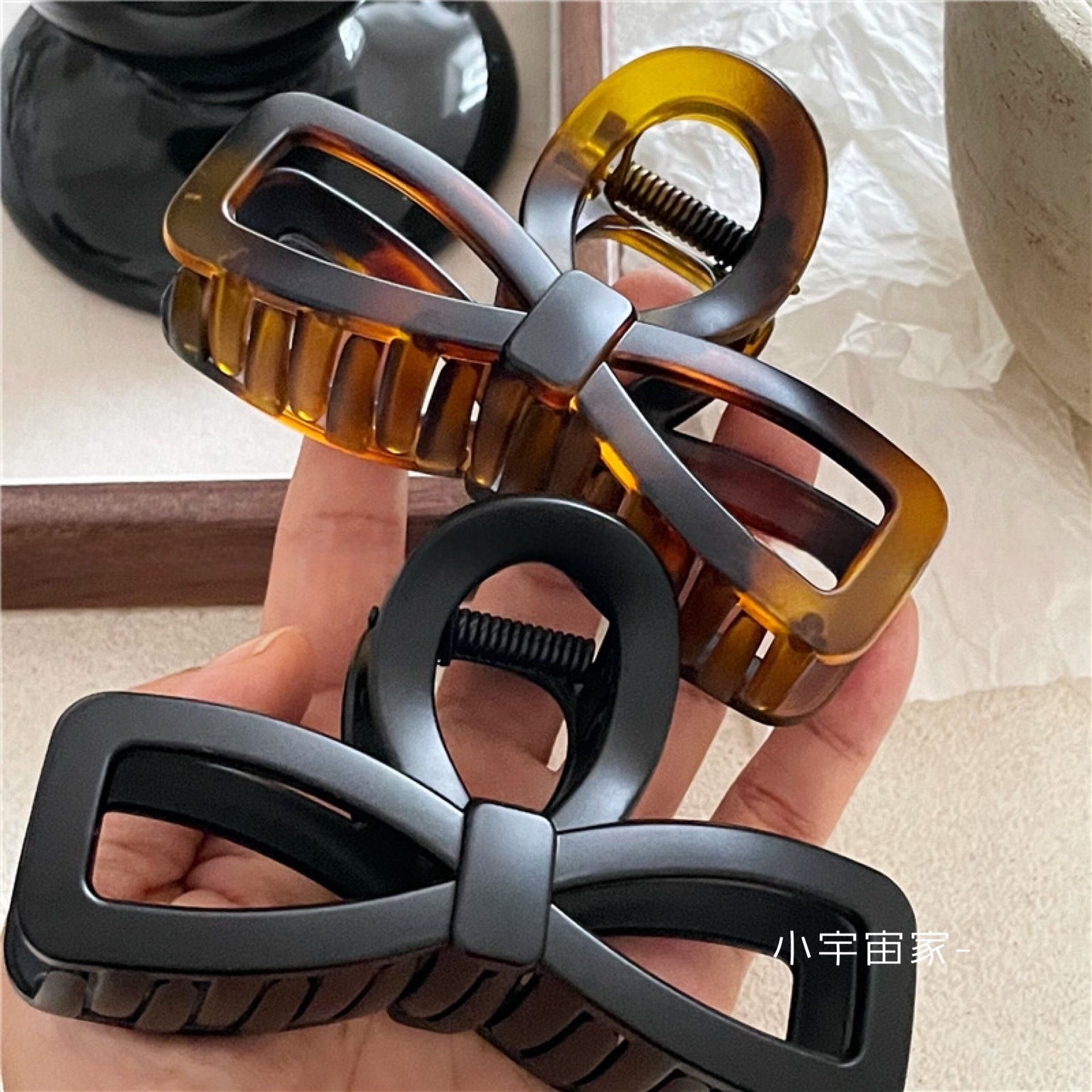 磨砂琥珀色法式镂空蝴蝶结抓夹韩系新款后脑勺玳瑁色盘发夹发抓女