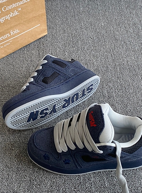 港风复古深蓝色面包鞋男ins潮2025冬季新款情侣百搭运动休闲板鞋