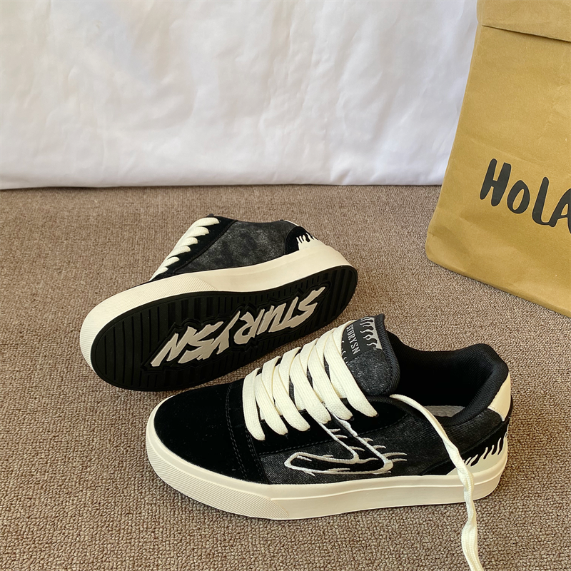 痞帅黑白设计感板鞋男ins潮2026春季新款情侣百搭运动虚线面包鞋,流行男鞋,休闲板鞋,淘宝优惠券,粉丝福利购,淘宝优惠卷
