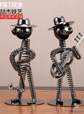金属弹簧音乐铁人模型 小号乐队萨克斯圆号家居咖啡厅摆件铁艺