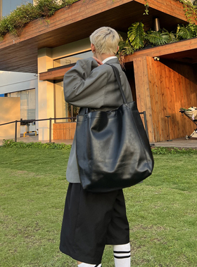 NIN原创百搭油蜡皮腋下hobo皮质托特大包男女中性风ins单肩背包潮