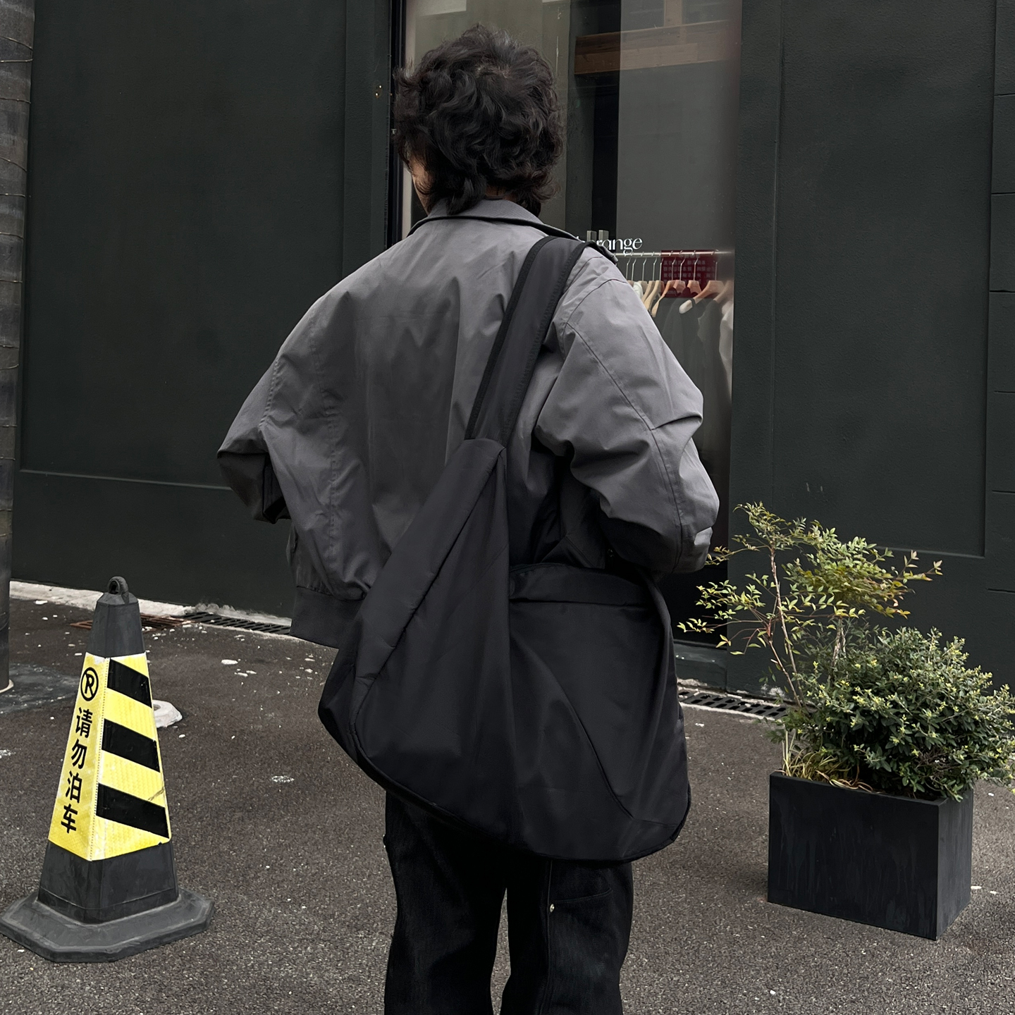 NIN原创暗黑系ins复古单肩斜挎大容量街头尼龙托特包男女中性风潮