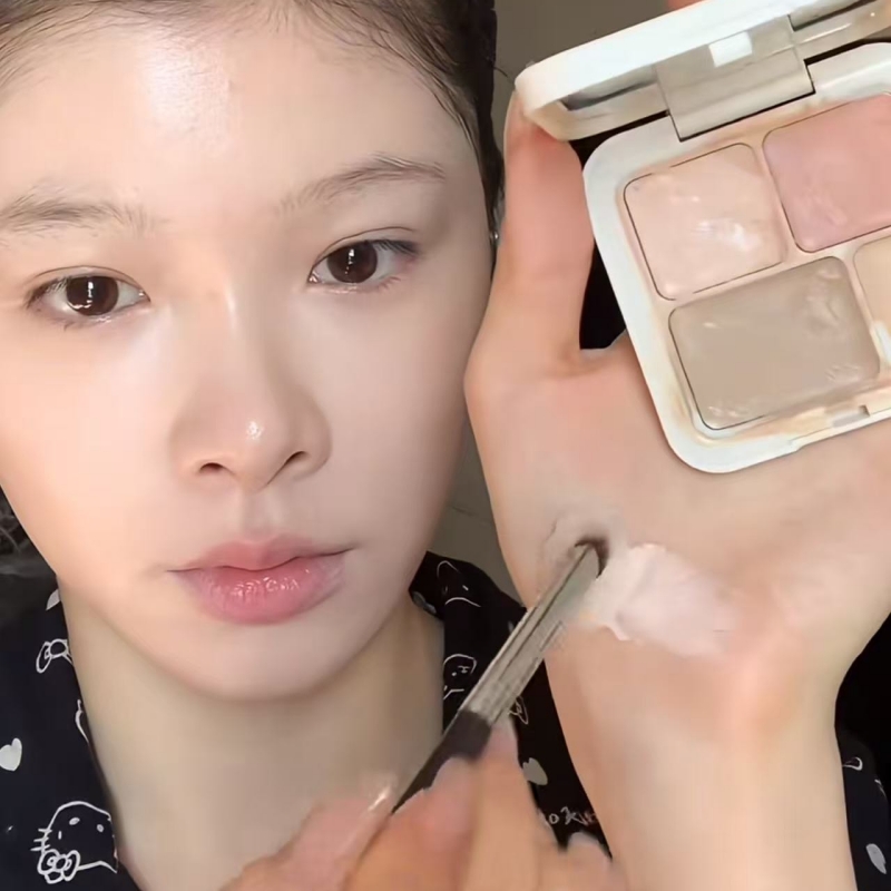 送kato遮瑕刷！kato遮瑕膏遮盖斑点痘印黑眼圈脸部高光修容三色盘