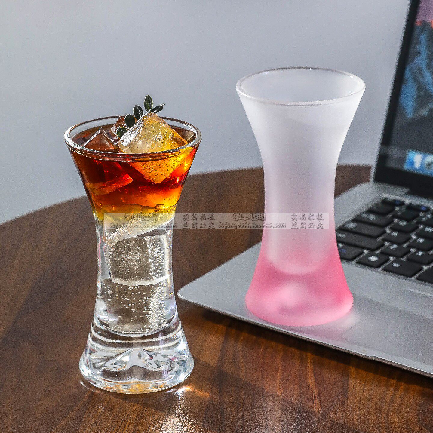 观山收腰玻璃杯鸡尾酒杯果汁香槟杯磨砂黑冷饮杯子果酒甜酒杯微醺