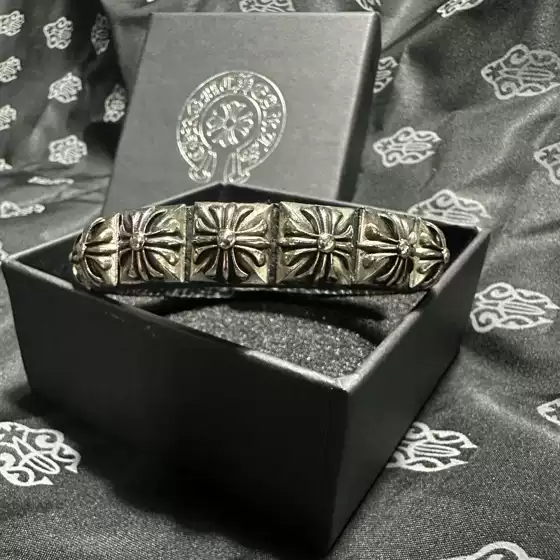Trendy Cross Studded Bracelet, Genuine Leather, High-End Version, European and American Style, Popular in Japan and Korea, with Packaging