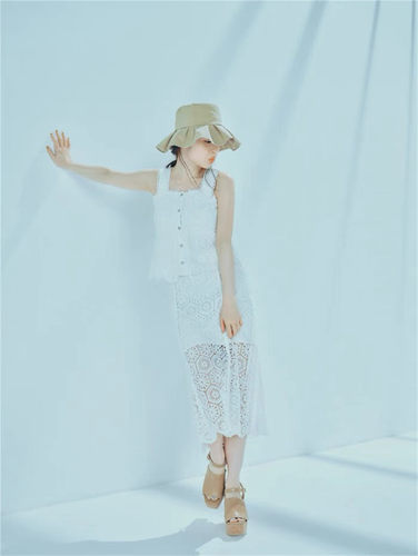 稀少日单纯尾重工勾花半身裙