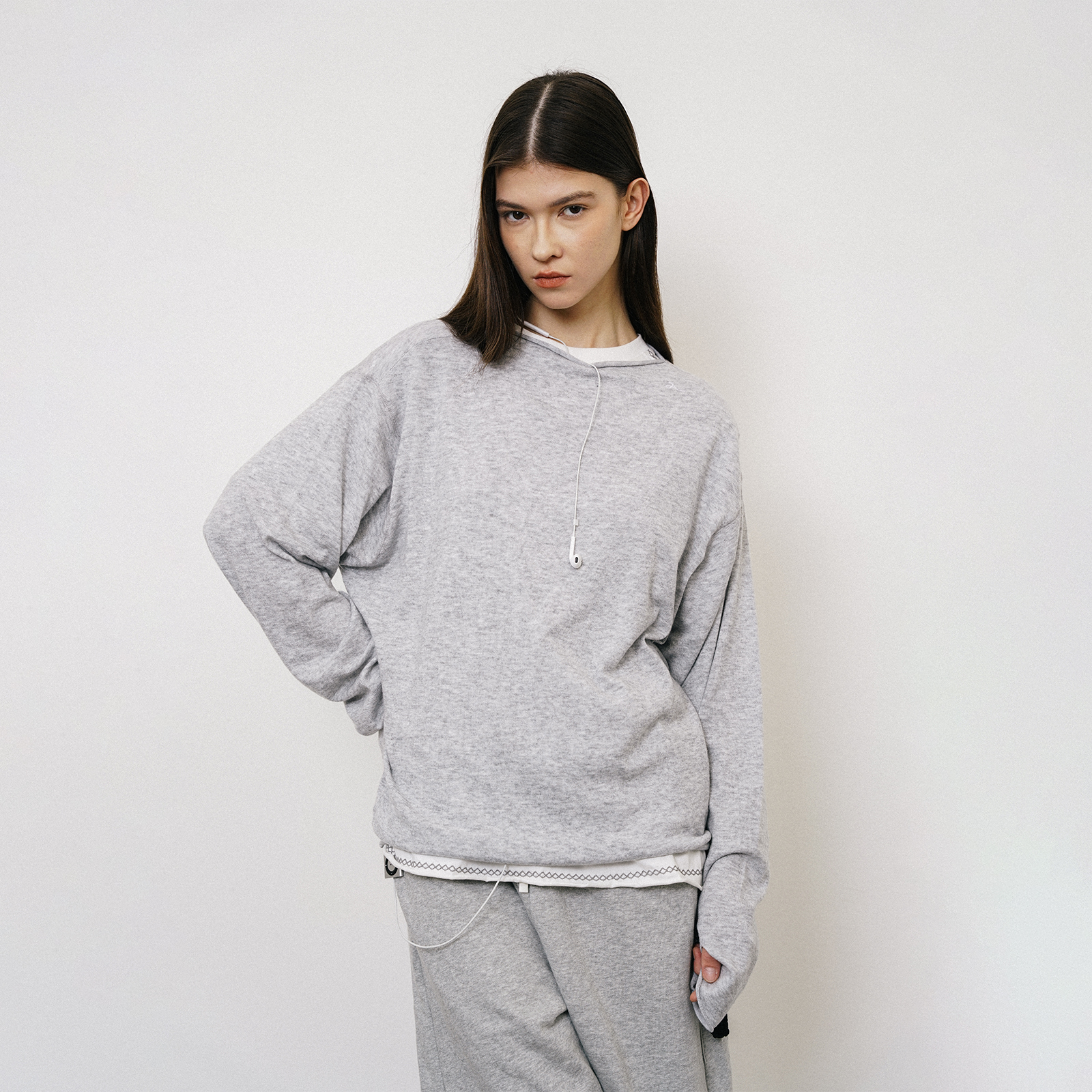 咆哮野兽随性卷边毛织上衣