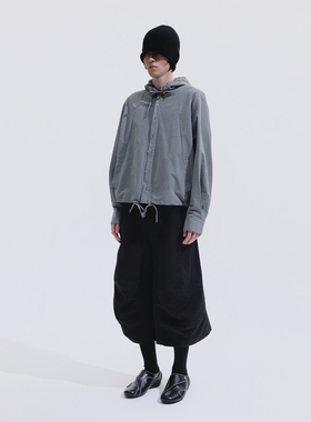 ROARINGWILD 主线系列  黑色亚麻混纺斜纹弯刀八分裤