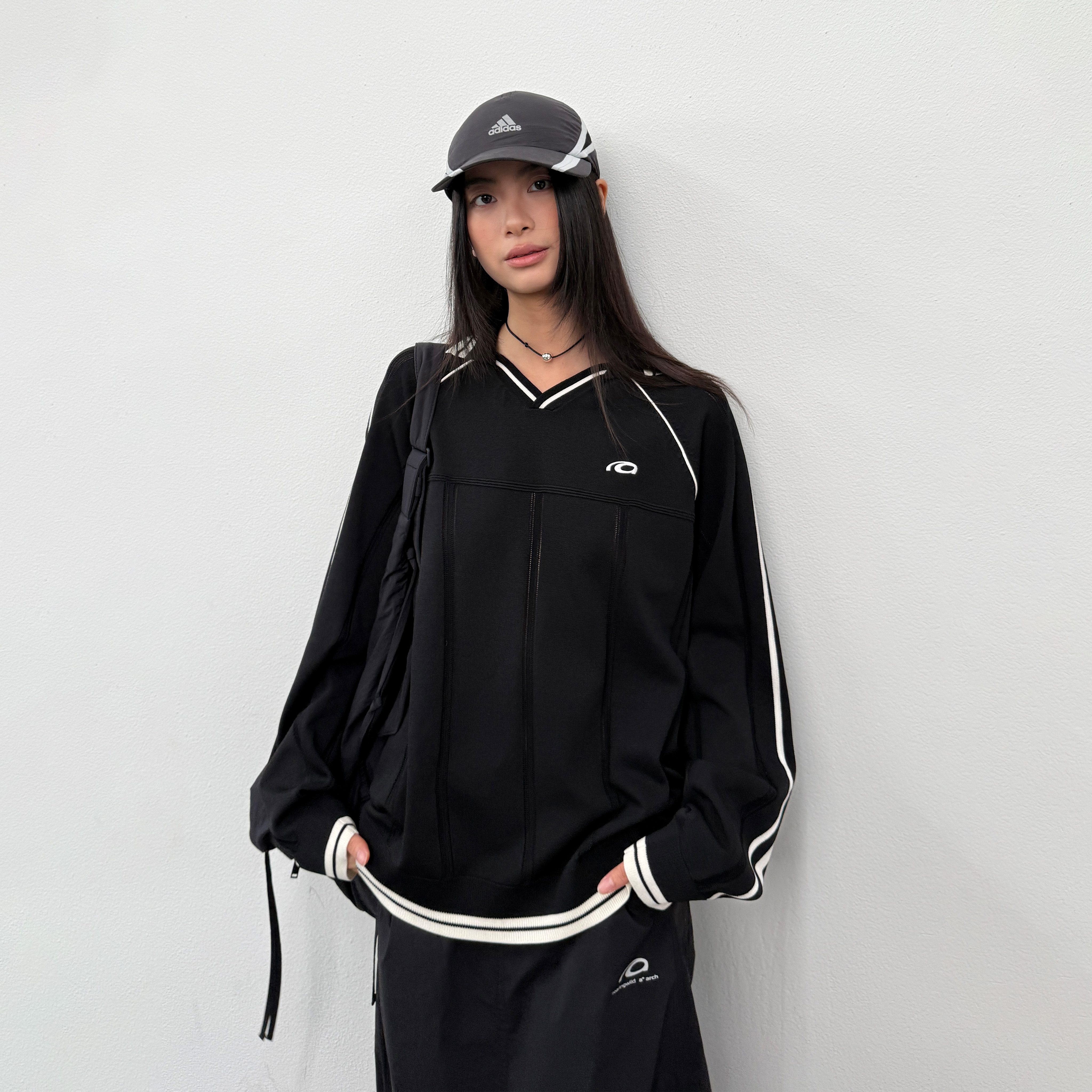 ROARINGWILD黑色拼接长袖针织衫