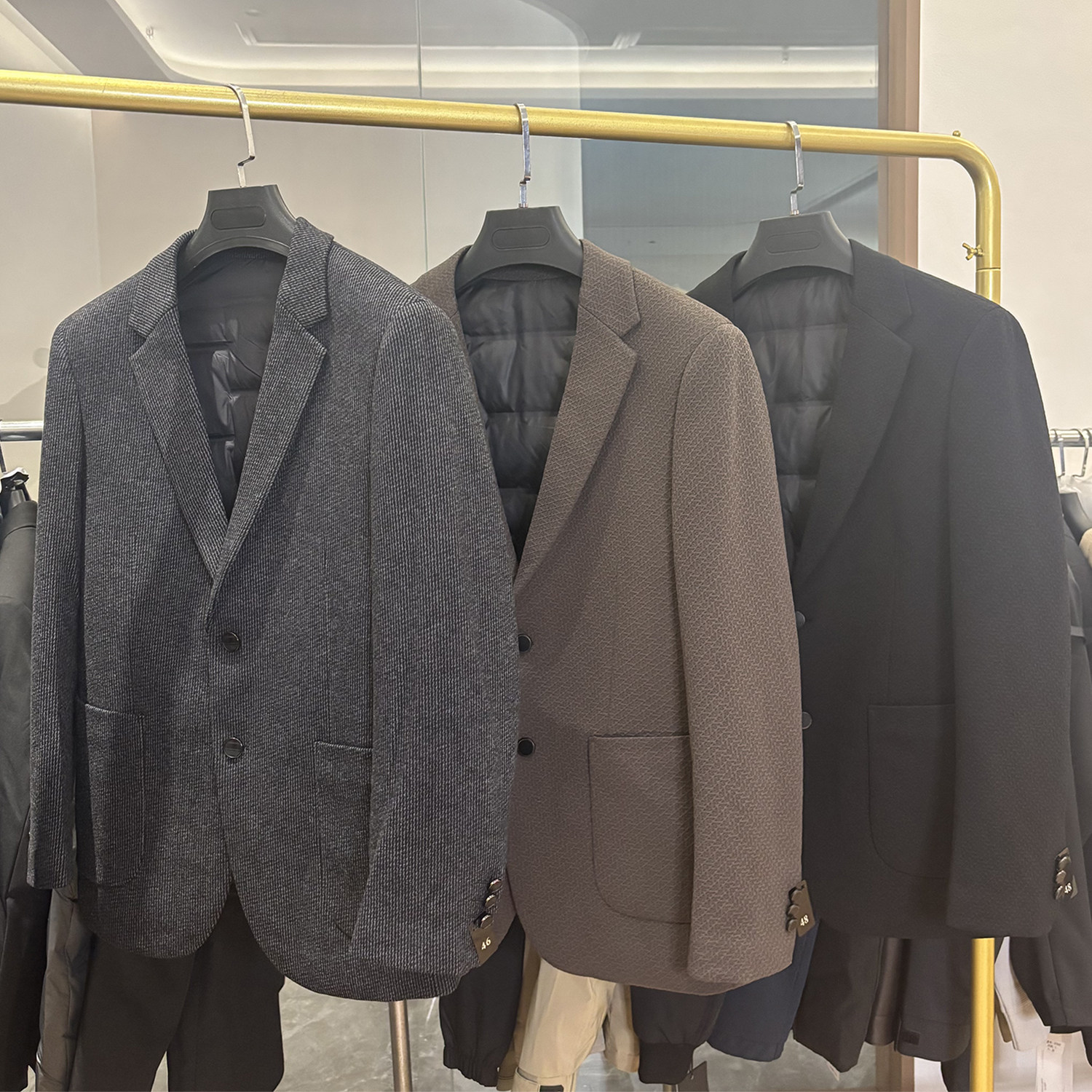 商场单高端波纹商务西装羽绒服