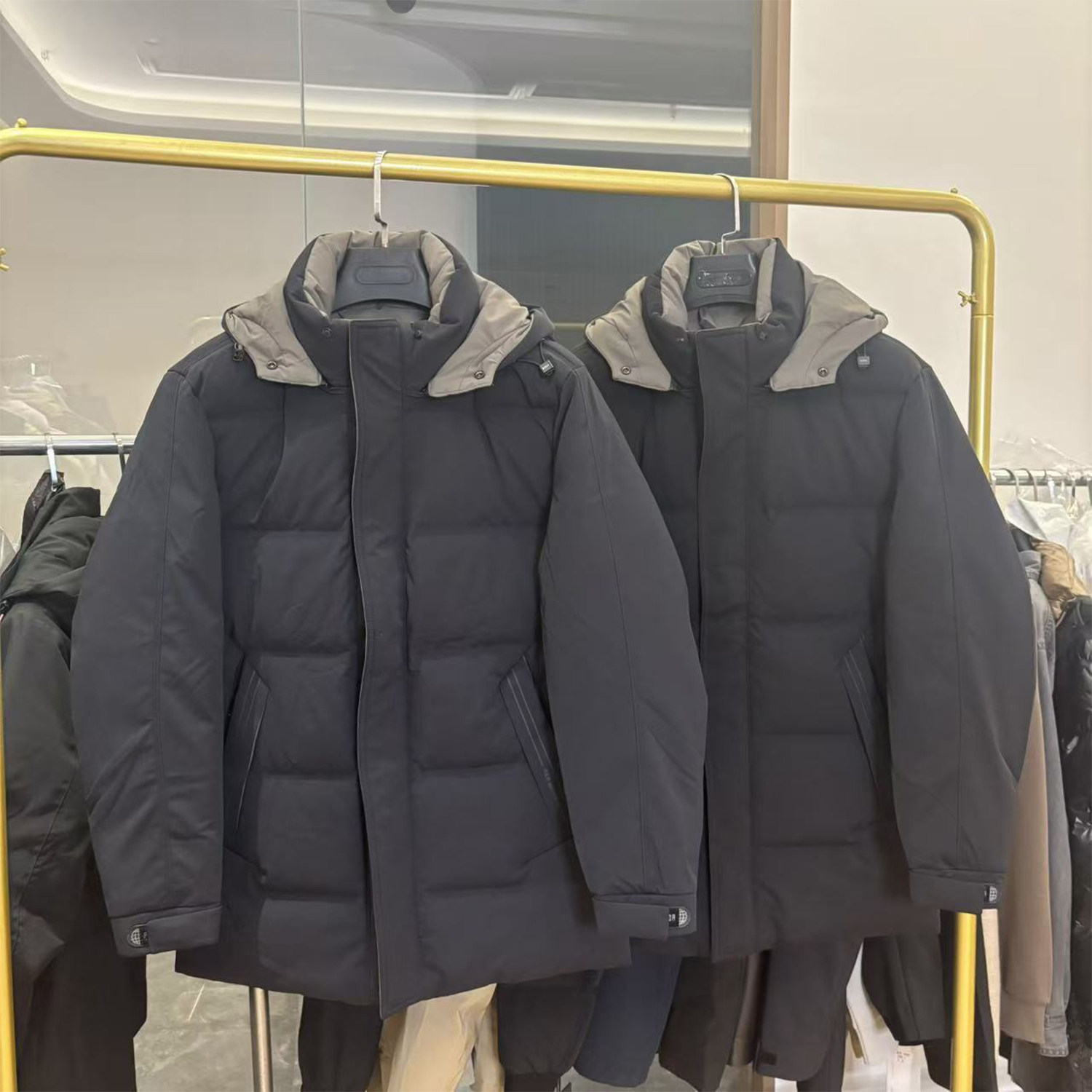 高充绒牛奶丝抗寒保暖羽绒服