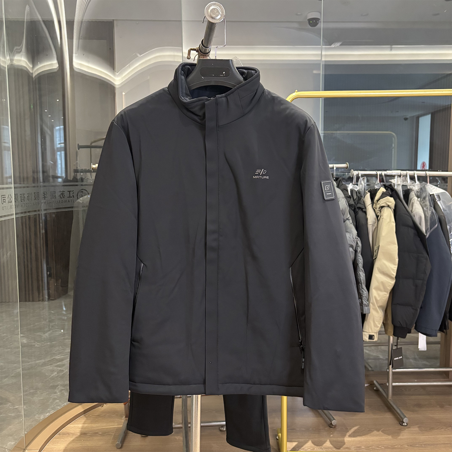 H家牛奶丝面料立领保暖羽绒服