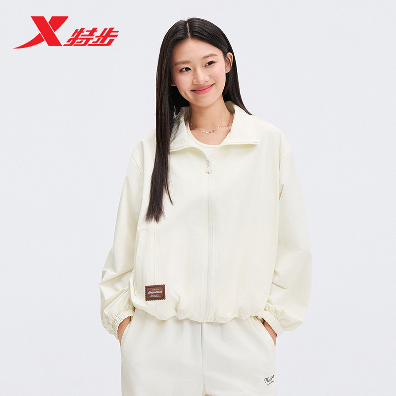 特步外套女2026年春季立领女装新款运动风衣休闲夹克974128150156图片
