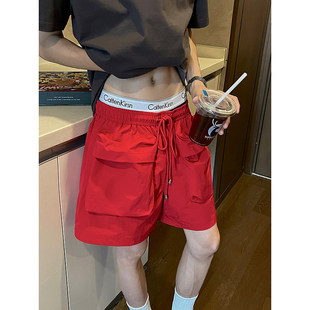 红色速干短裤男款夏季大口袋工装冰丝裤子美式运动休闲宽松四分裤