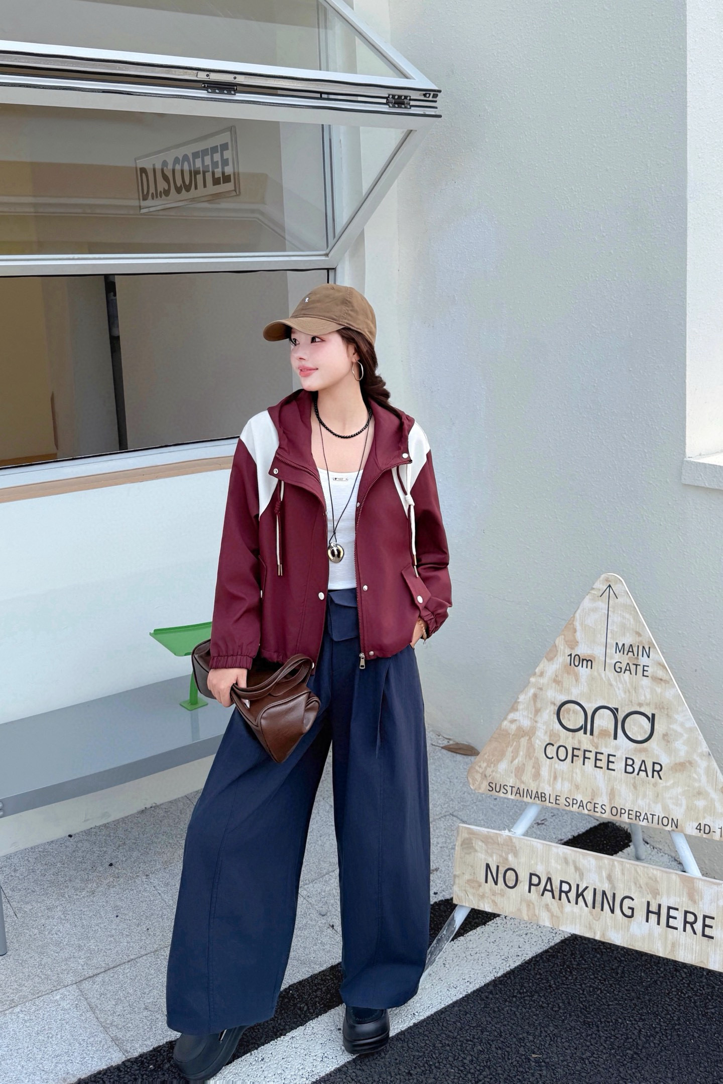 撞色短款冲锋衣外套女春秋2025新款小个子休闲运动连帽工装登山服