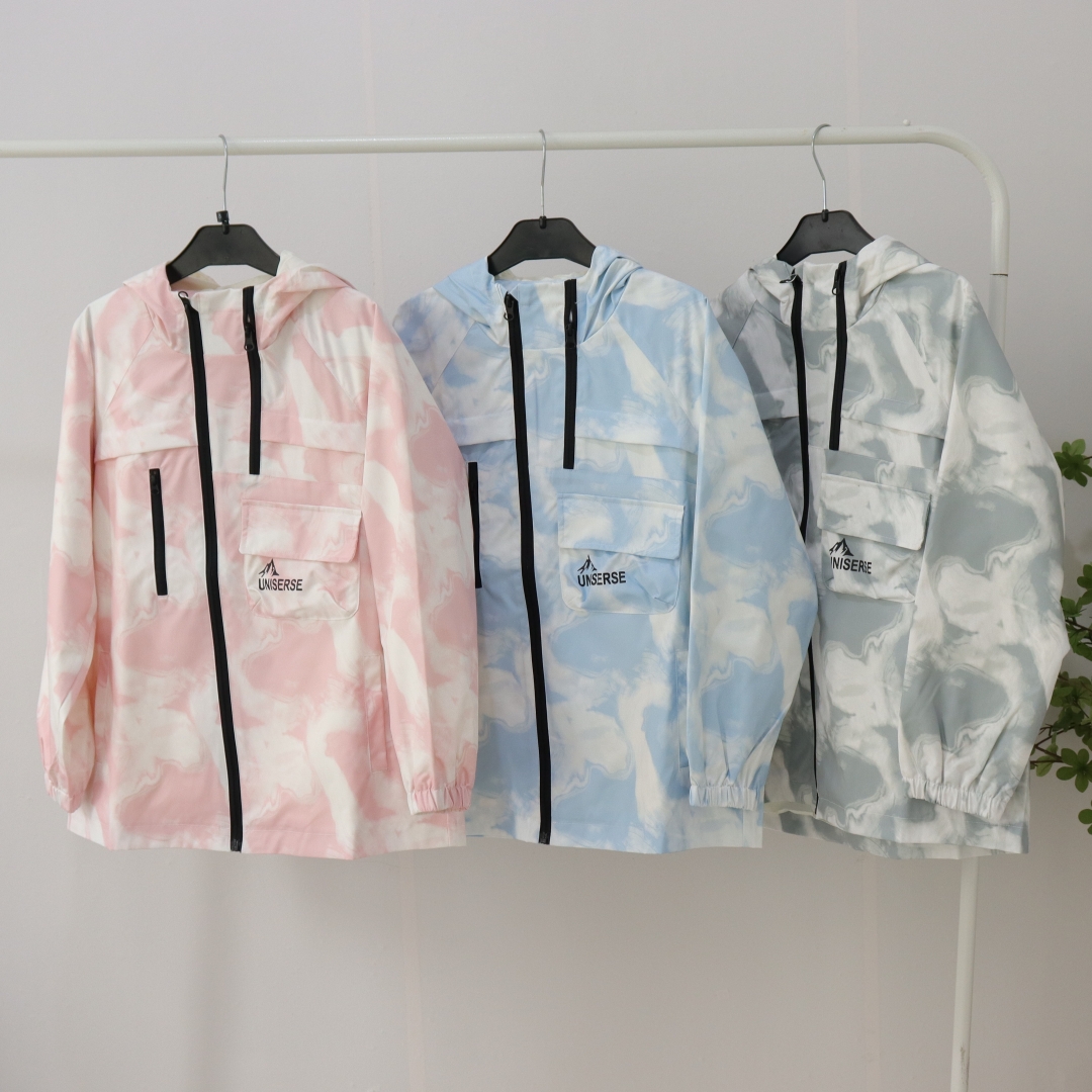 晕染户外冲锋衣~24秋男女中大童防风防水上衣连帽外套 110-170