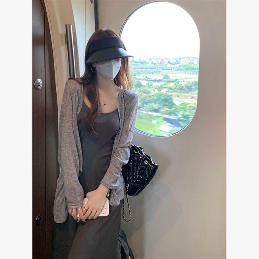 慵懒松弛感中长款防晒开