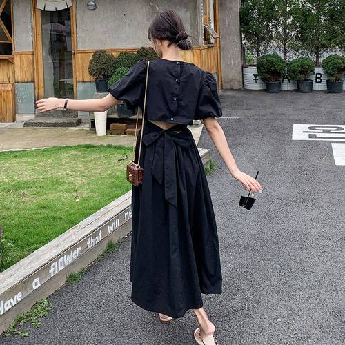 法式温柔风黑色洋装泡泡