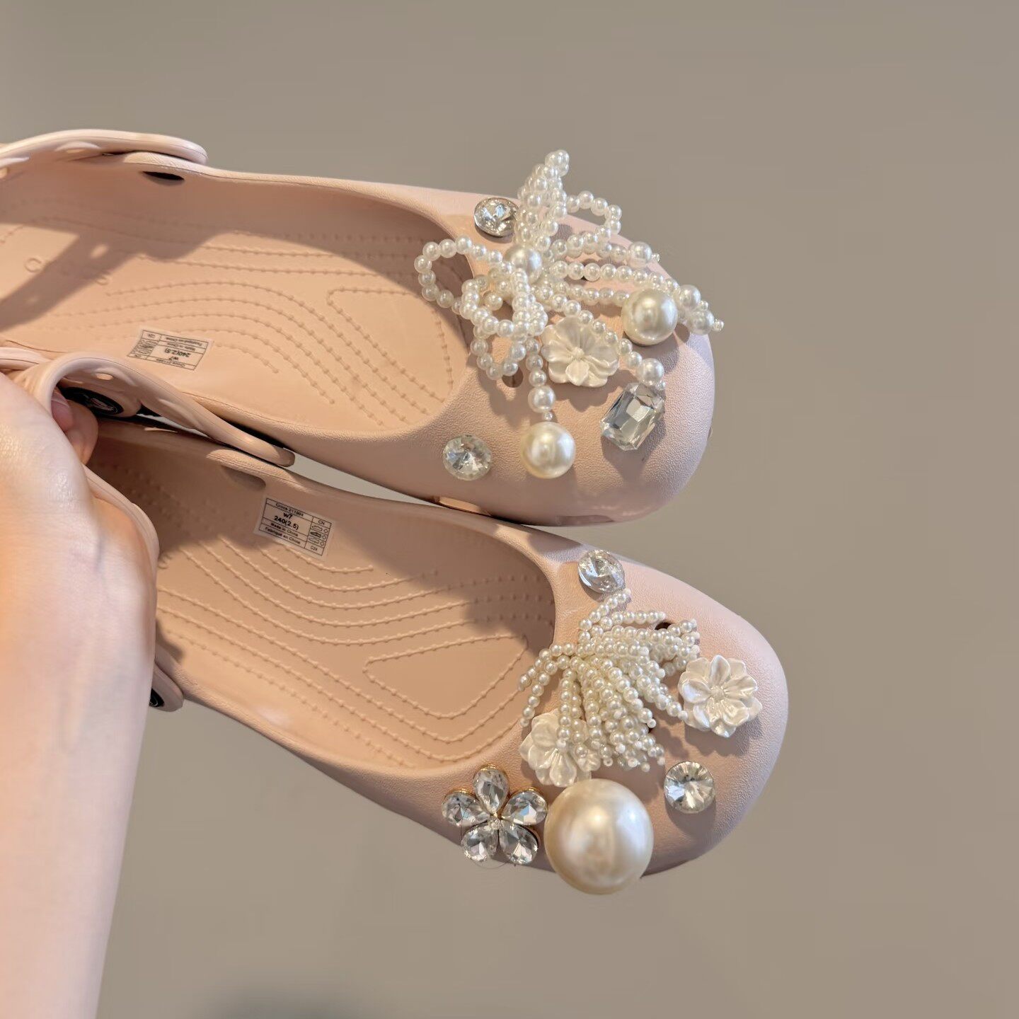 珍珠少女仙女芭蕾舞鞋鞋花洞洞鞋可爱女生装饰配饰适配crocs卡扣