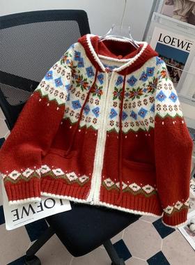 Loose-fitting hooded red New Year clothes for women新年衣服