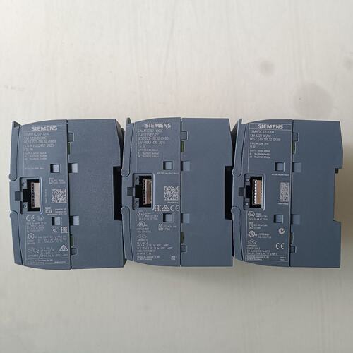 议价6ES7 223-1BL32-0XB0实物拍图，成色充连接器